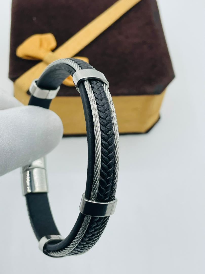 Classical leather bracelet
